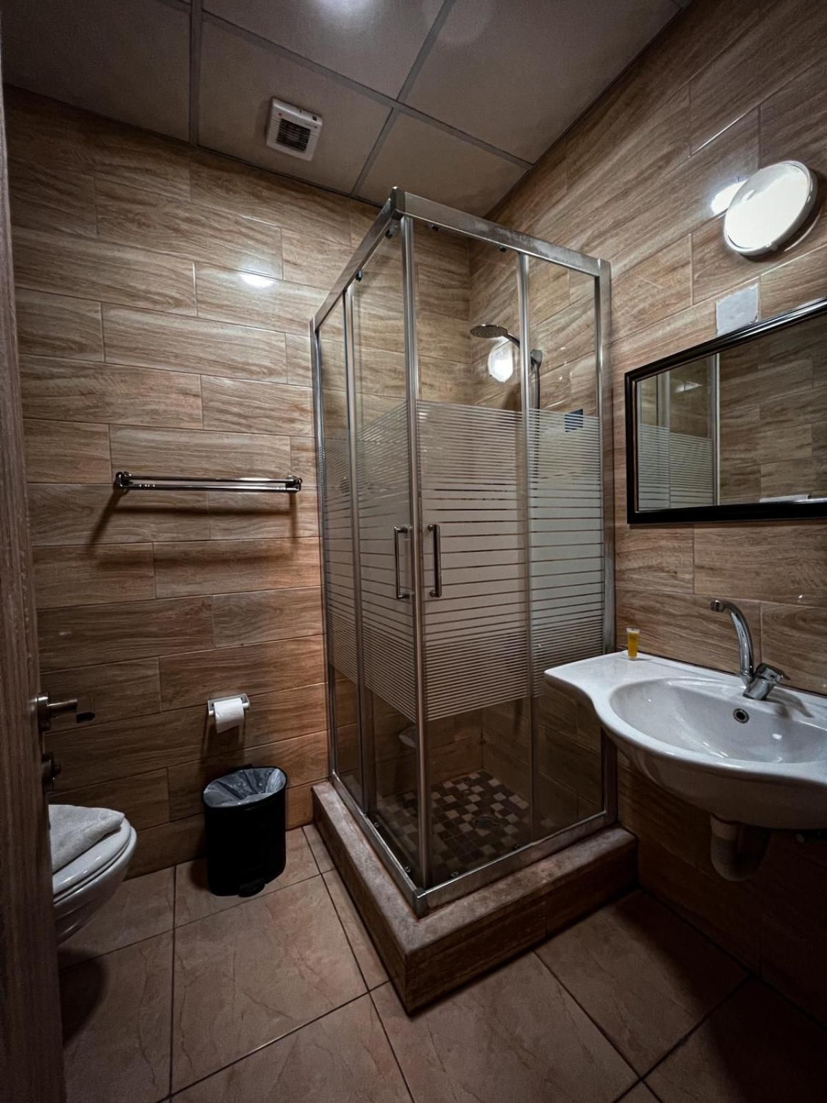 Balcony Hotel Deluxe Family Suite 3