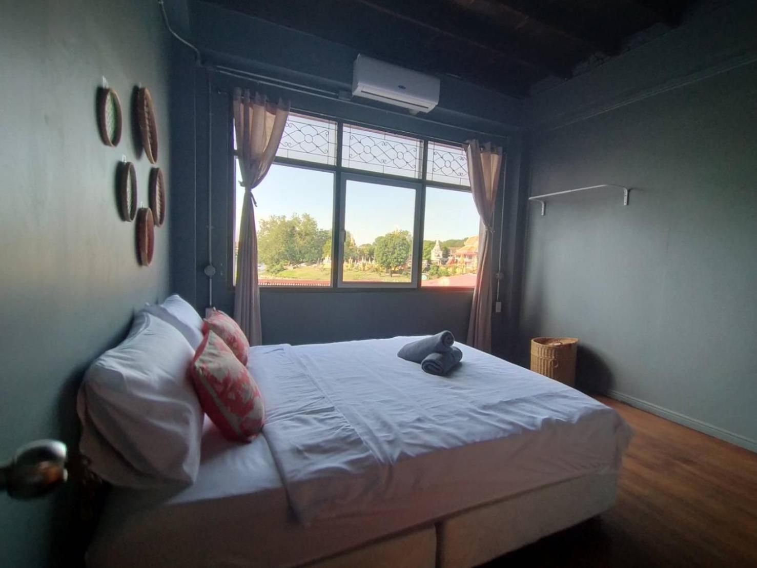 Standard Double Room with Shared Bathroom