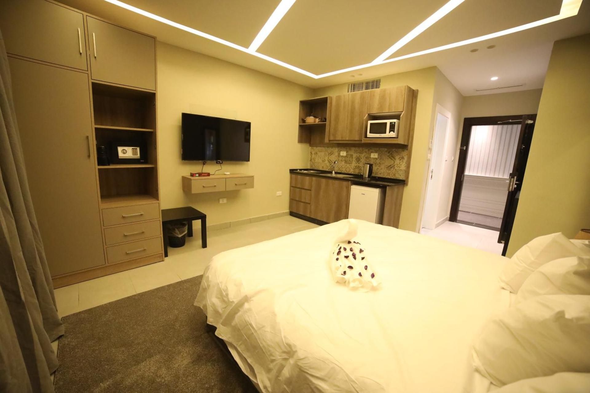 فندق صحارى الخليج Sahara Gulf Hotel Apartments Studio Apartment