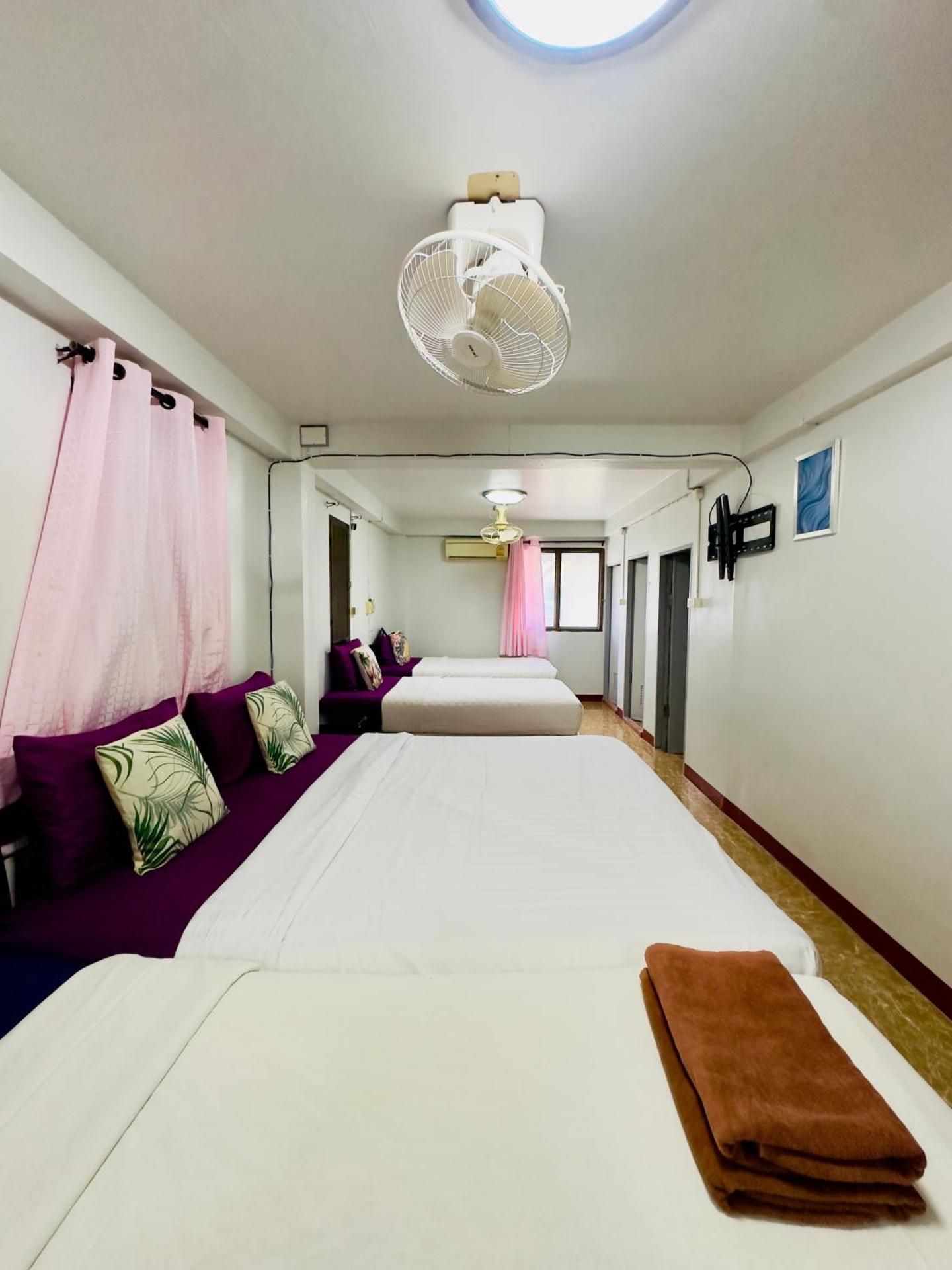 Deluxe Family Room