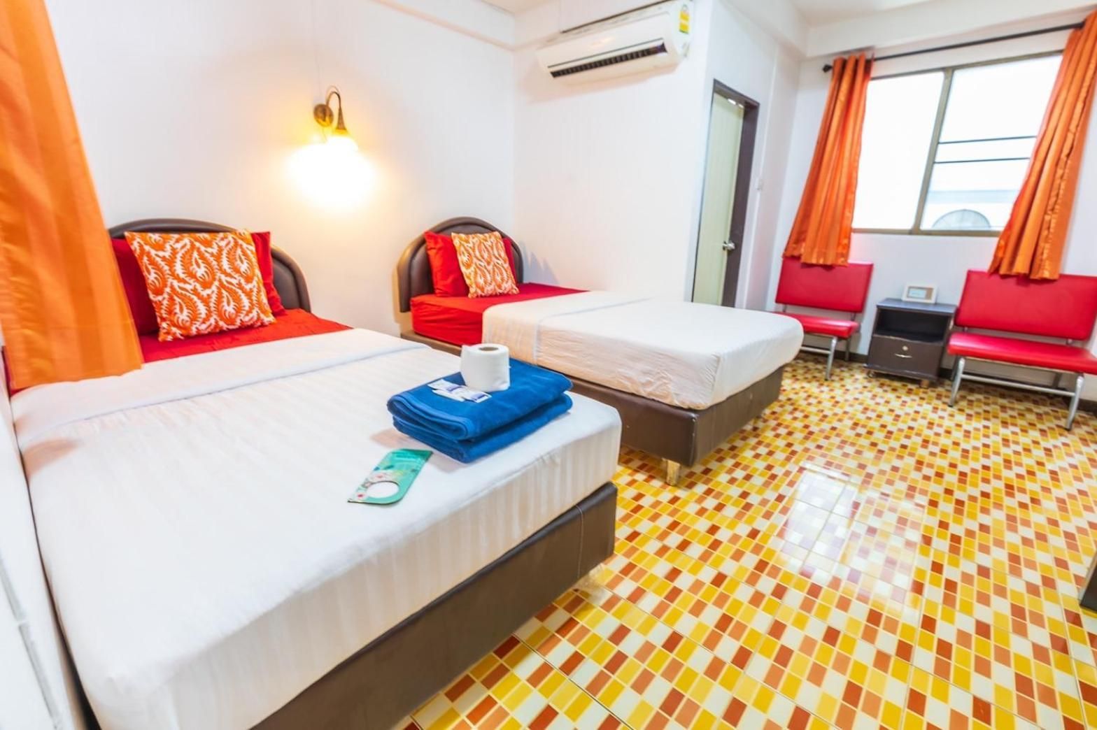 Standard Twin Room