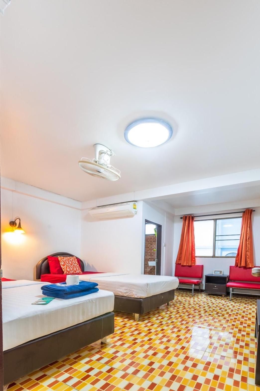 Standard Twin Room