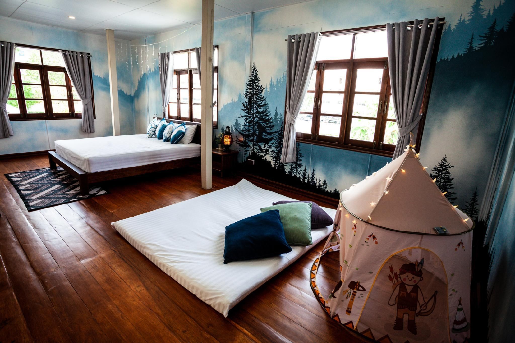 Premier Deluxe Family Room