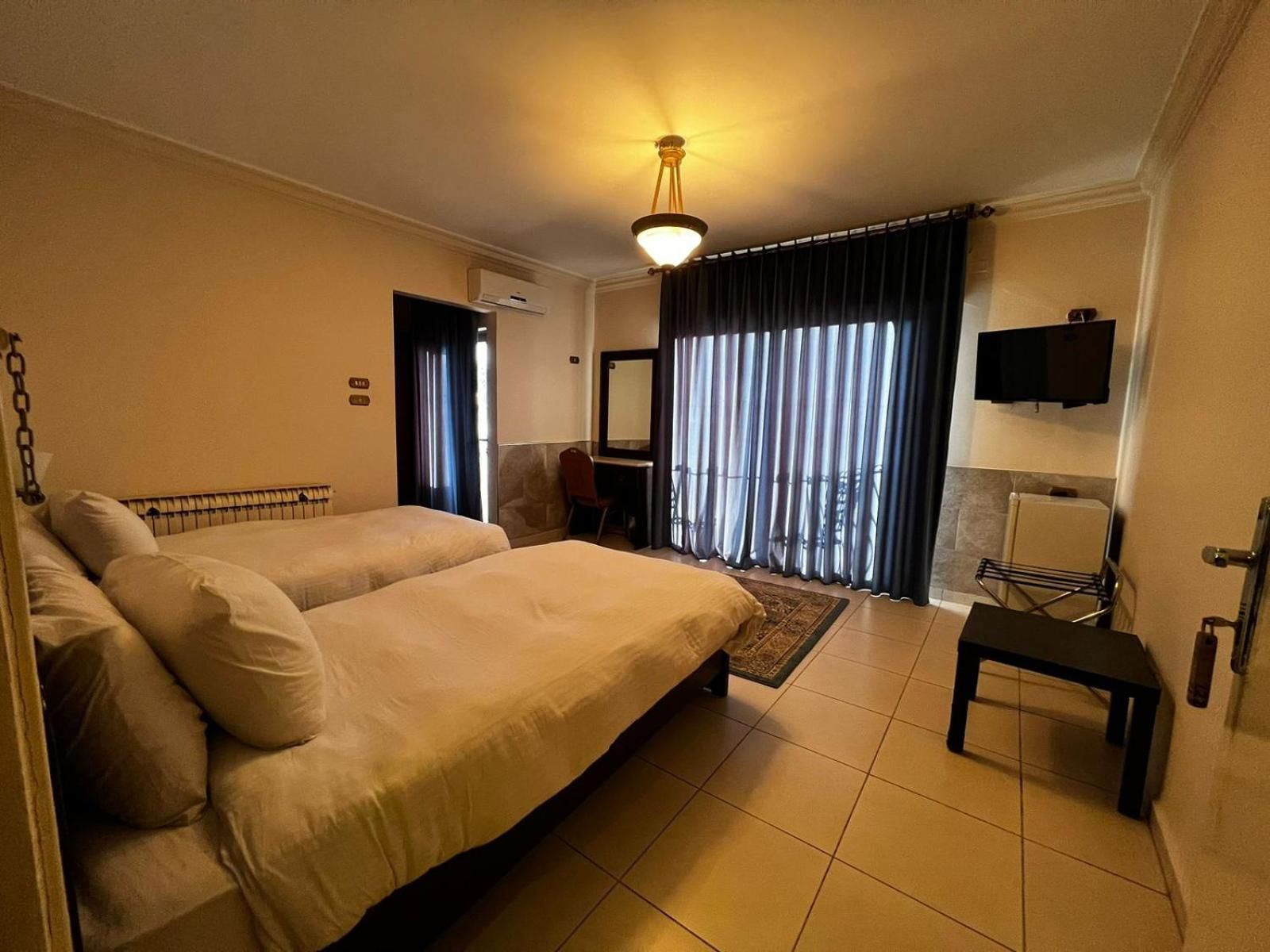 Salome Hotel Standard Twin Room