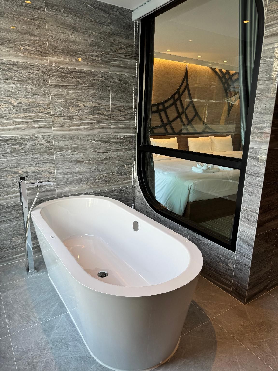 S3 Ayutthaya Hotel Pool Access Suite 3