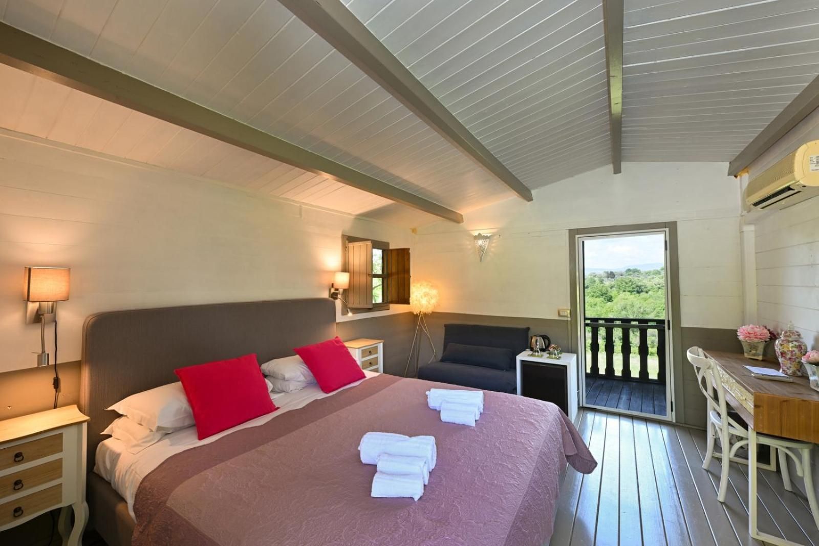 Bungalow with Garden View