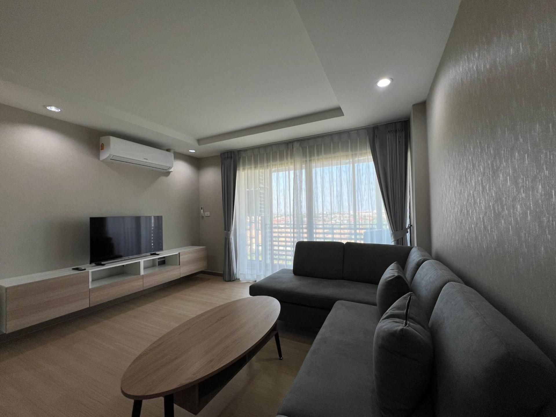 One-Bedroom Apartment with Garden View