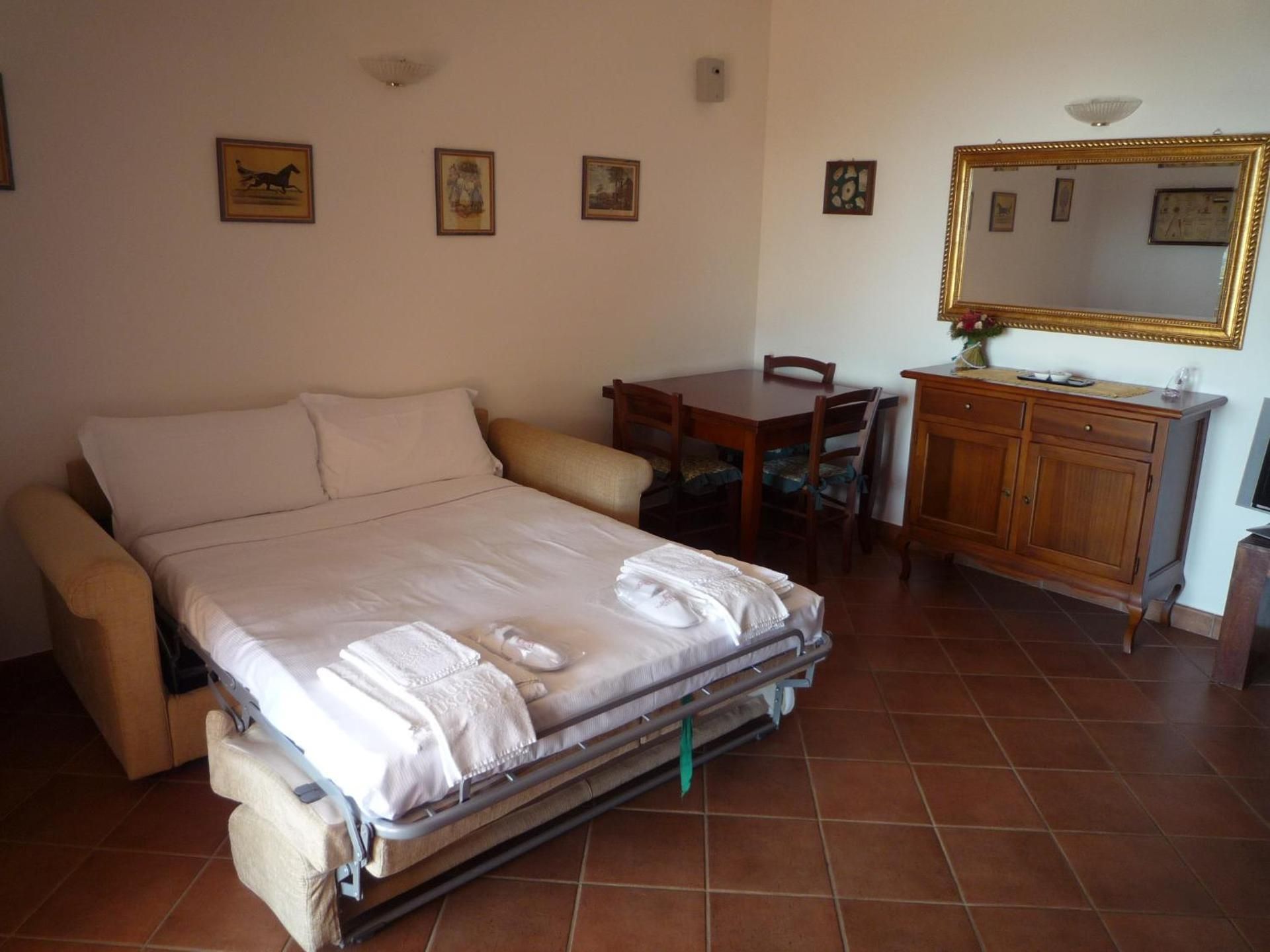 One-Bedroom Apartment