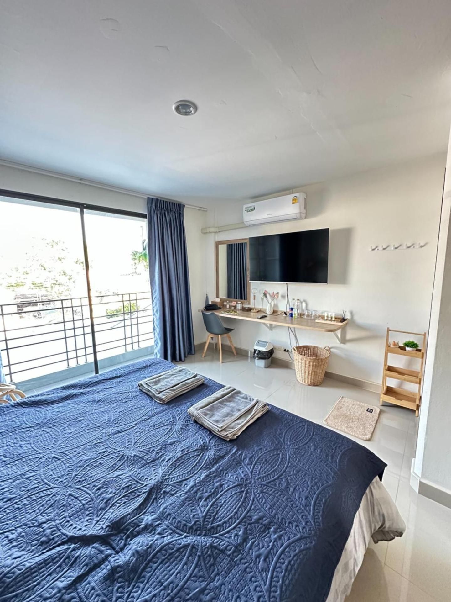 Standard King Room