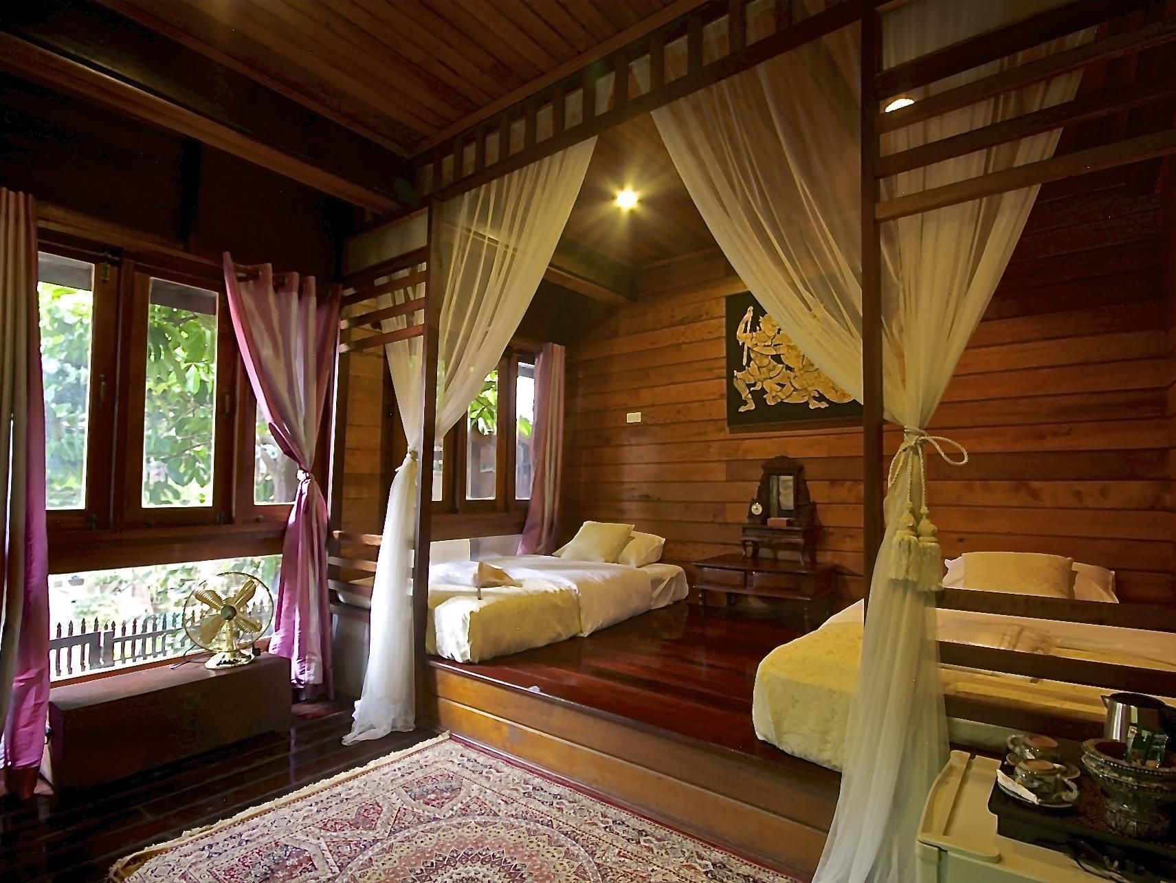 Deluxe Twin Bed