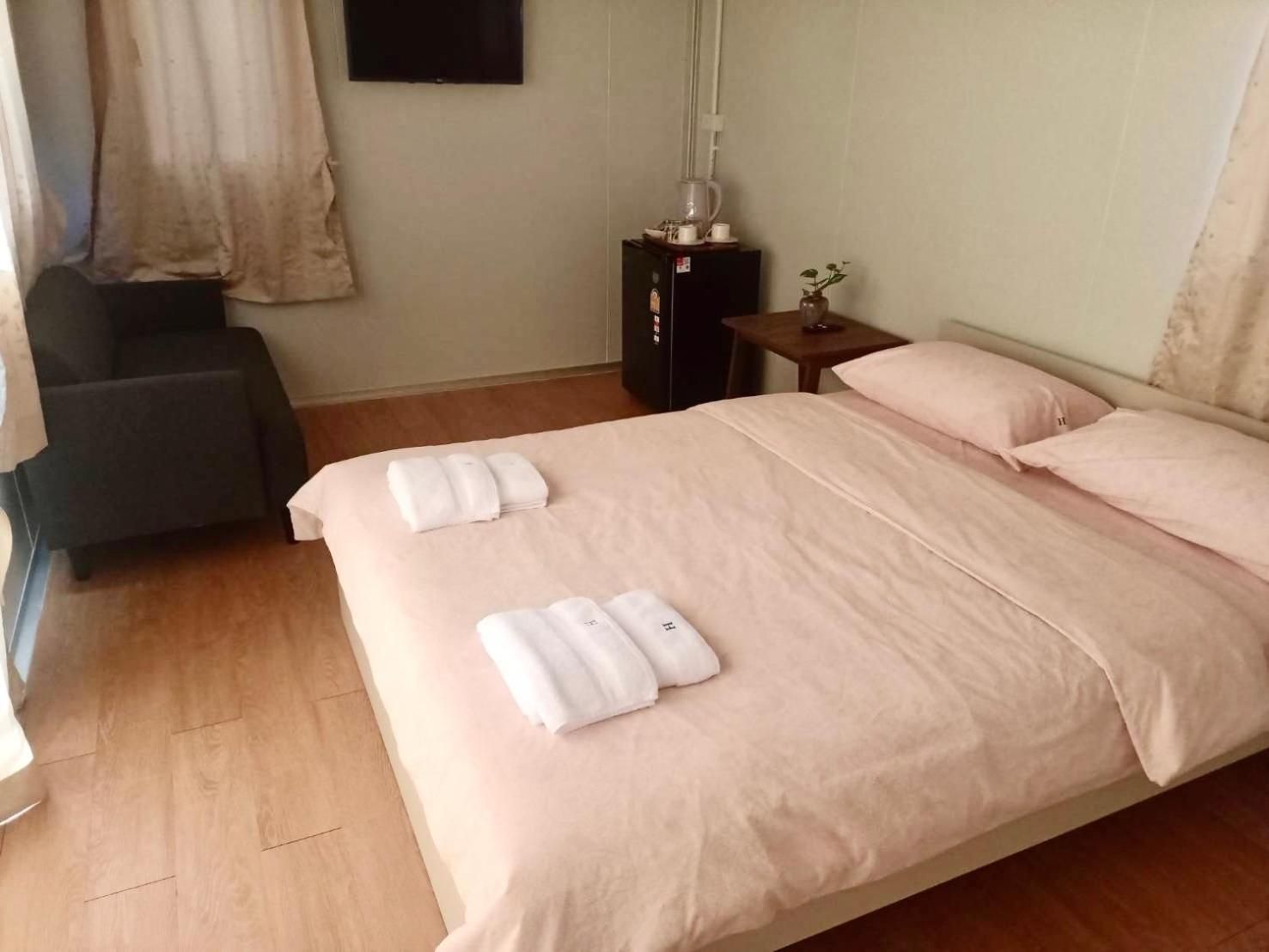 Queen Room with Garden View