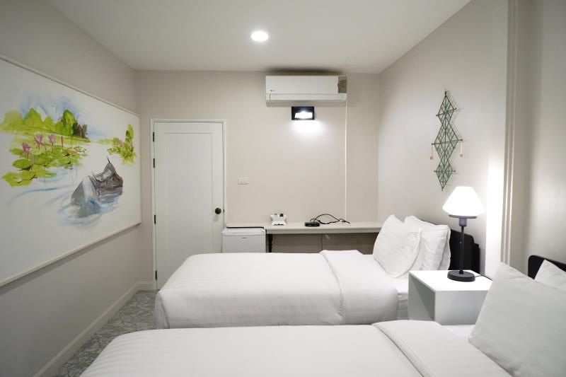 Standard Twin Bed