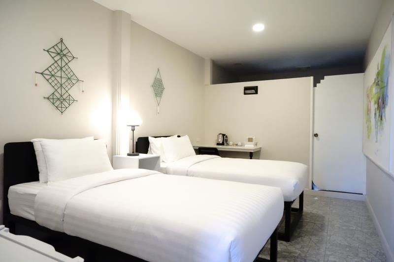 Standard Twin Bed