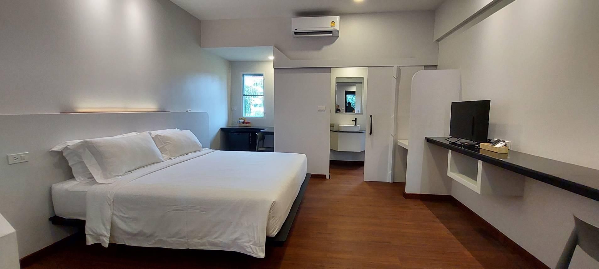 Deluxe Room 1 King