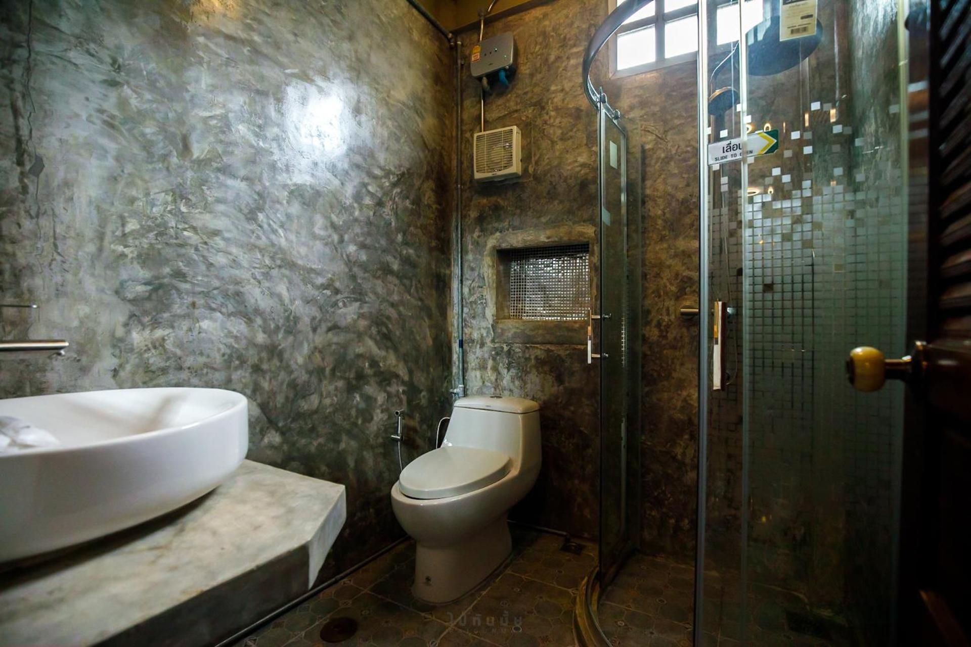 Vintage54 Hotel Ayutthaya Superior King Room 3