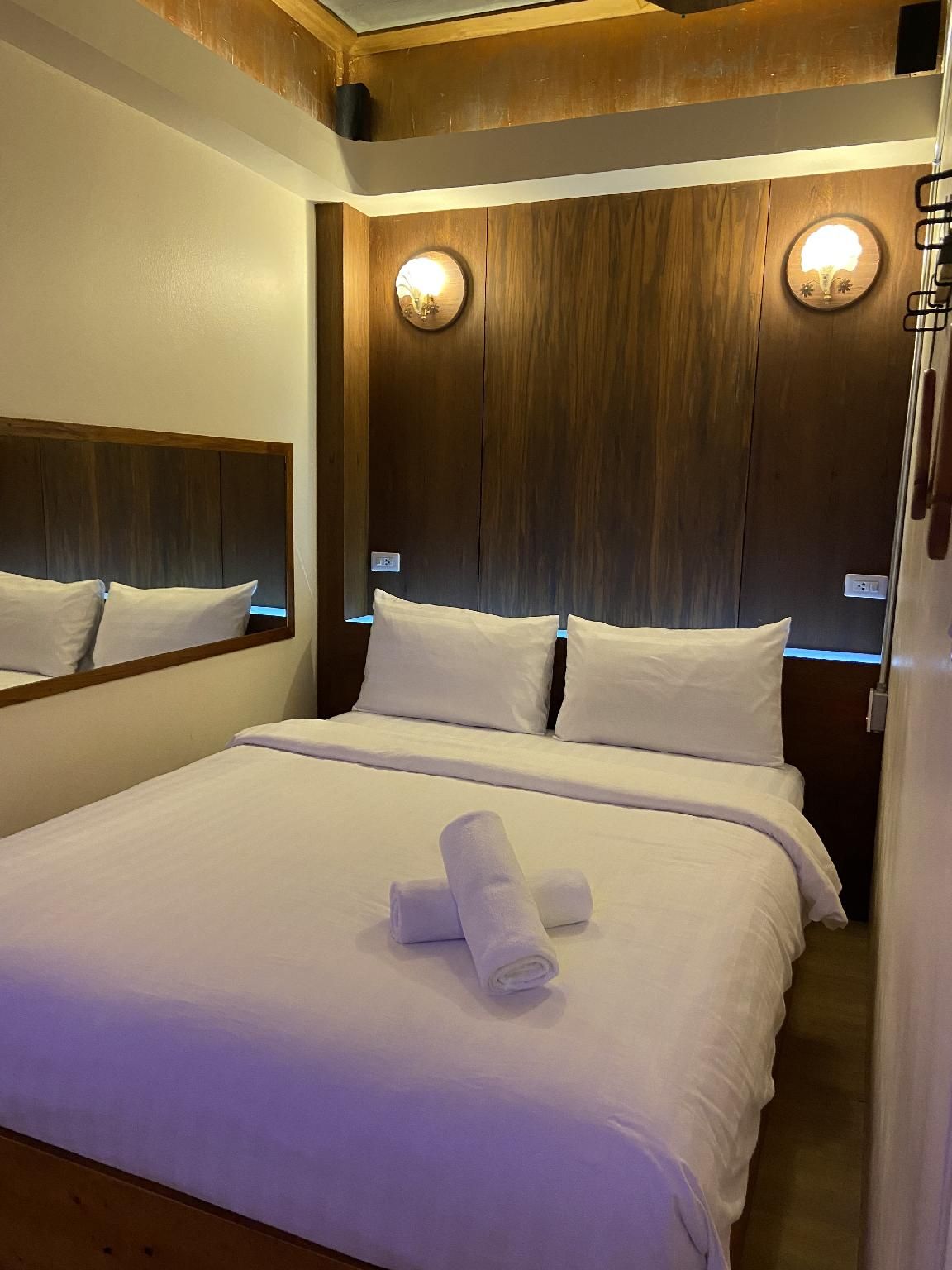 Vintage54 Hotel Ayutthaya Deluxe Premium Room - Premier Building