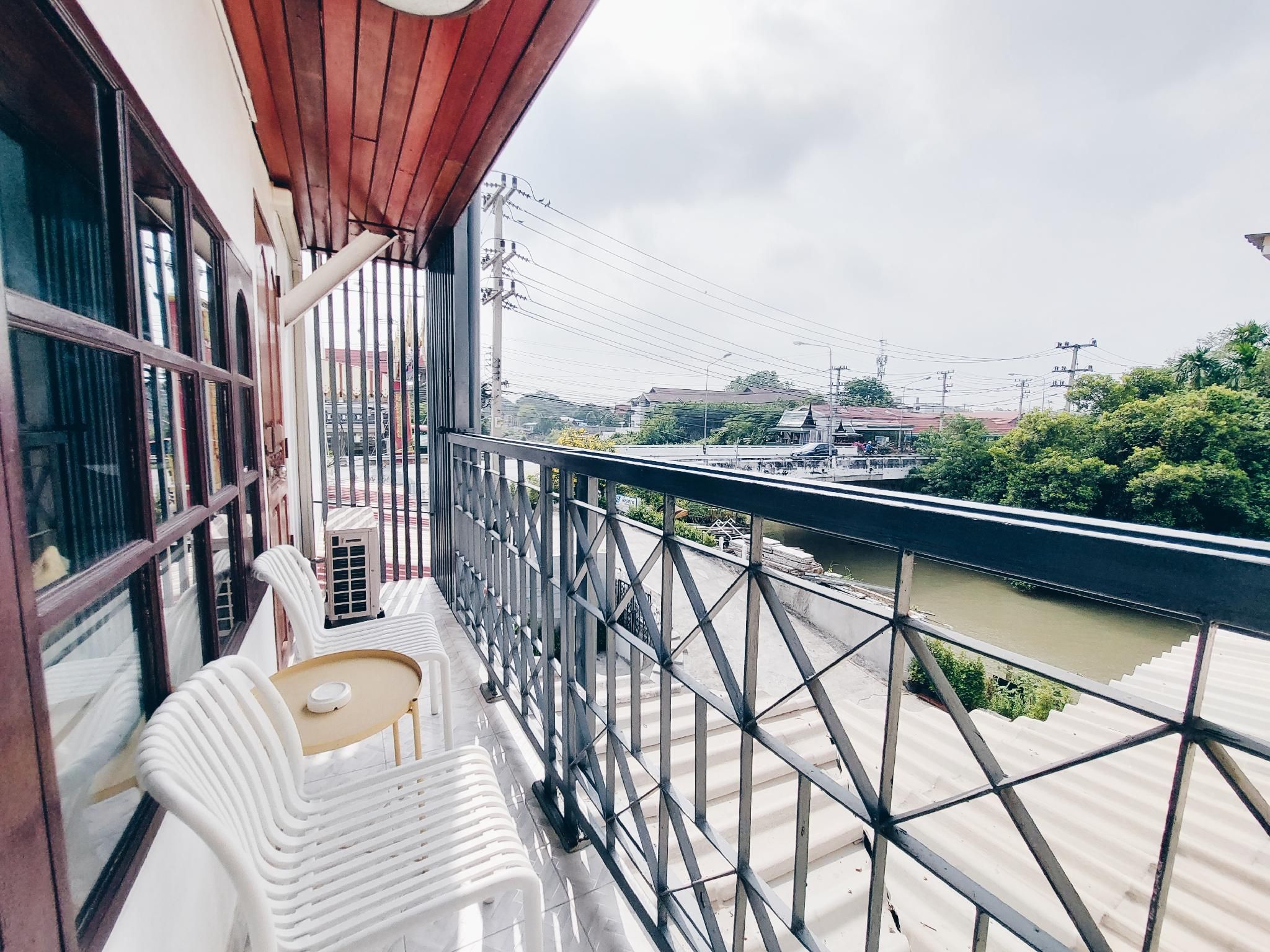 Hello Sunshine Standard Room 2