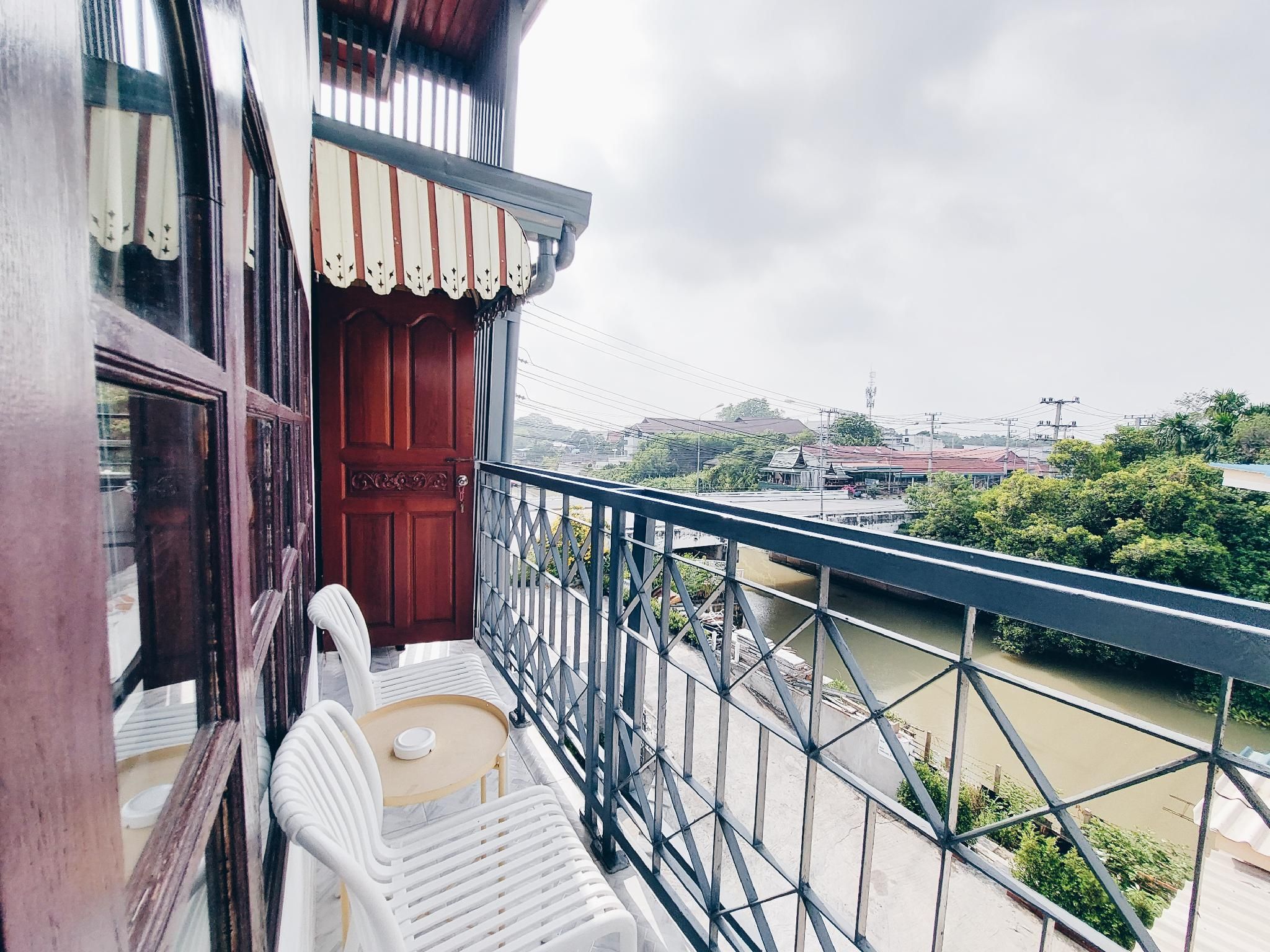 Hello Sunshine Suite Duplex 2