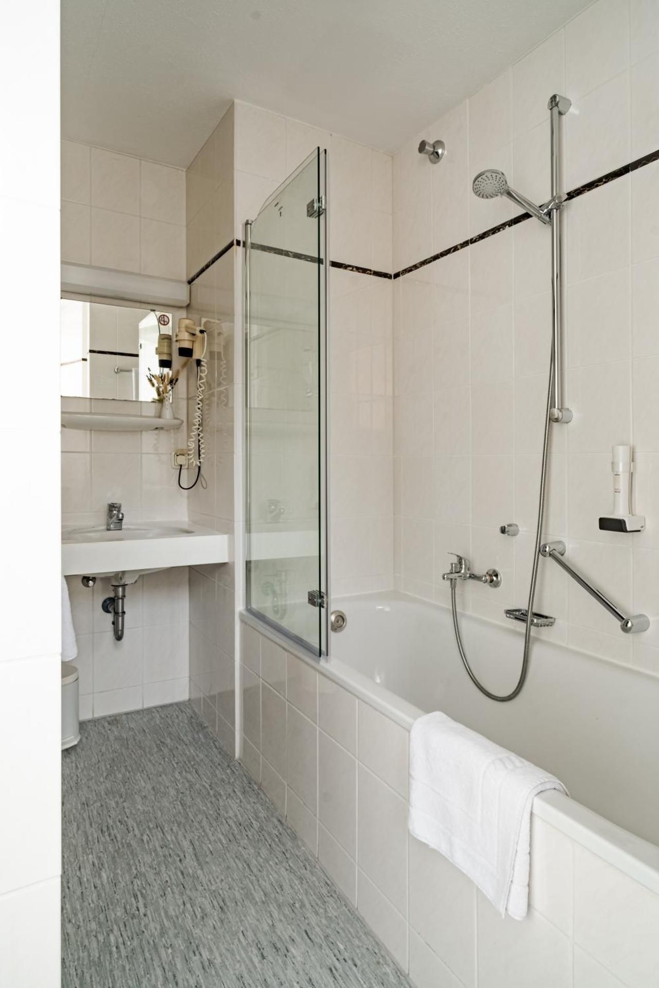 Large Double Room Etage