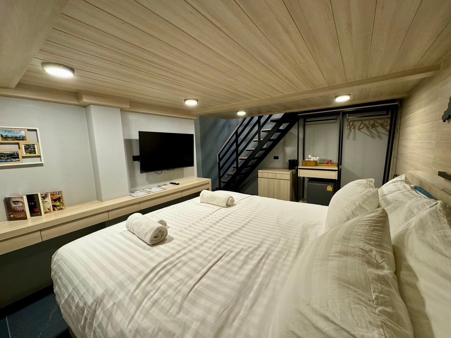 Chainam-Charmchuree residences cafe and spa Suite