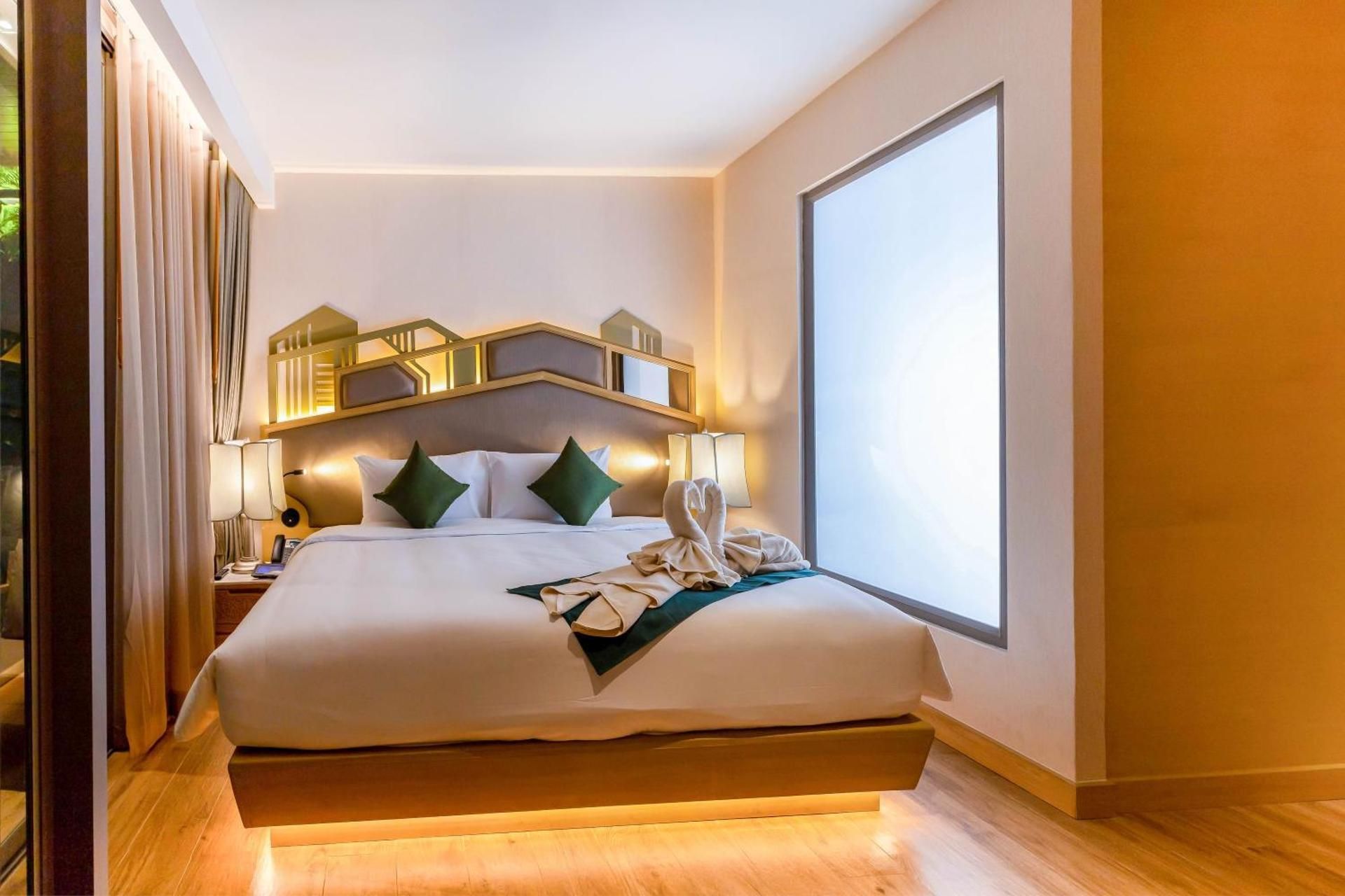 Studio with Garden View