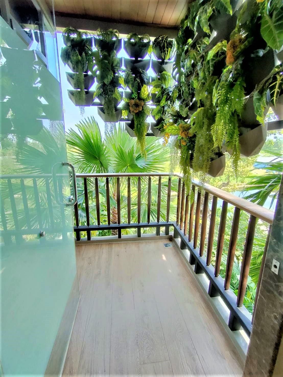 Tropical View Lovescape Room with Jacuzzi