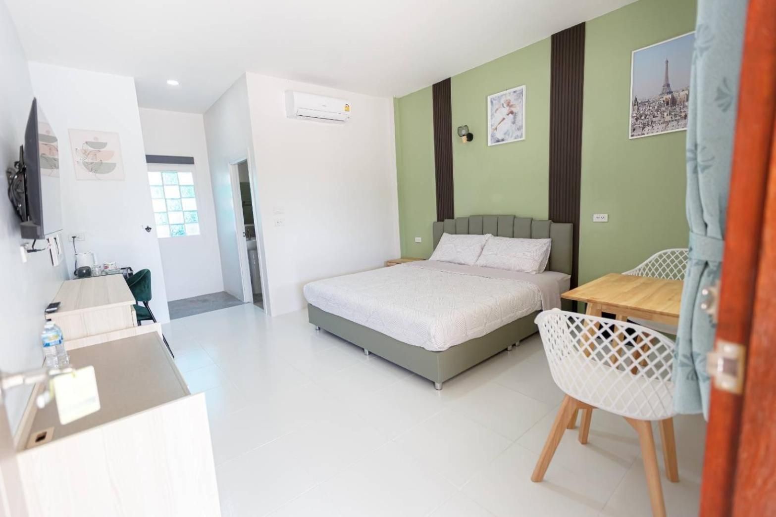 Standard King Room