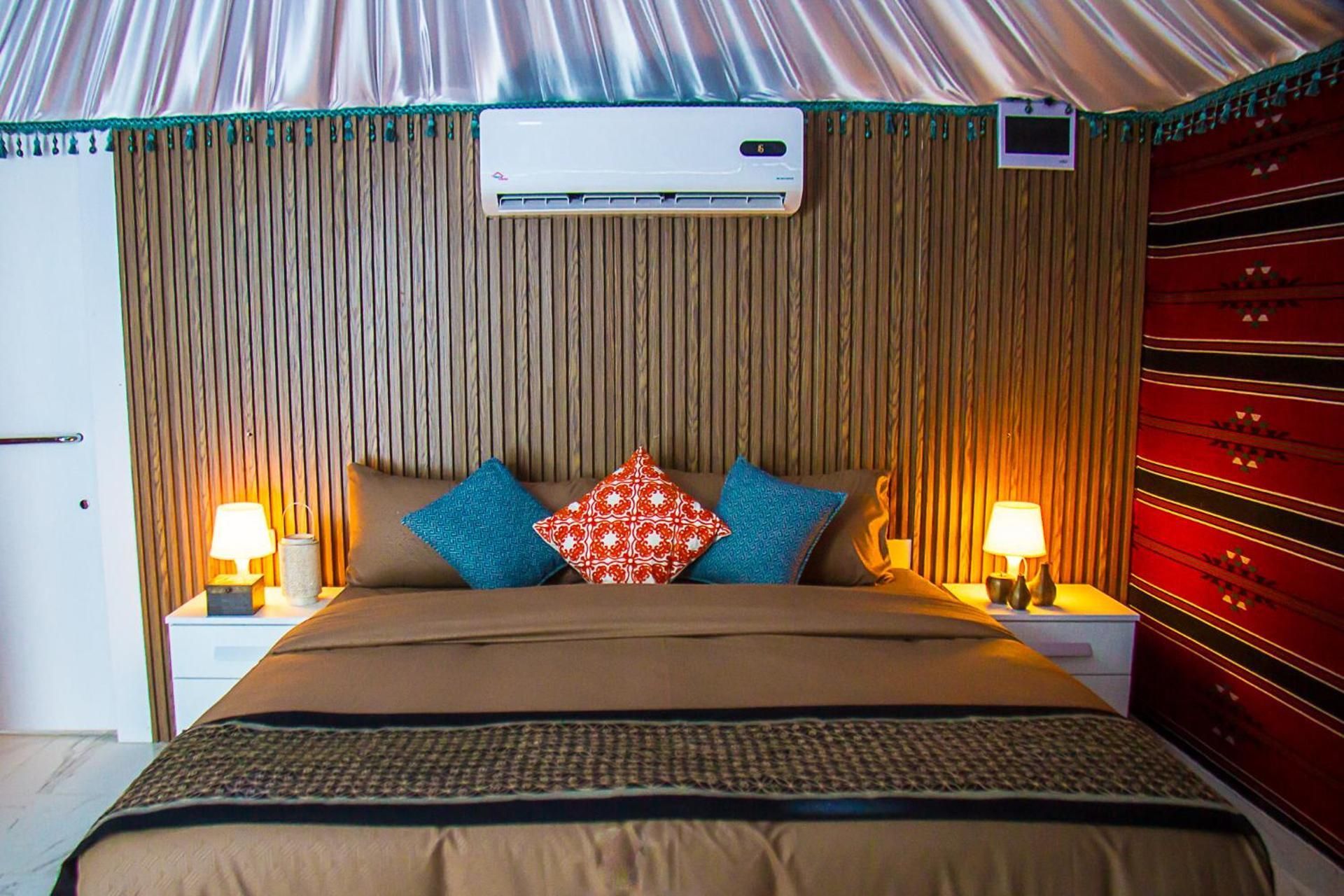 Desert Season Camp Deluxe Double Room