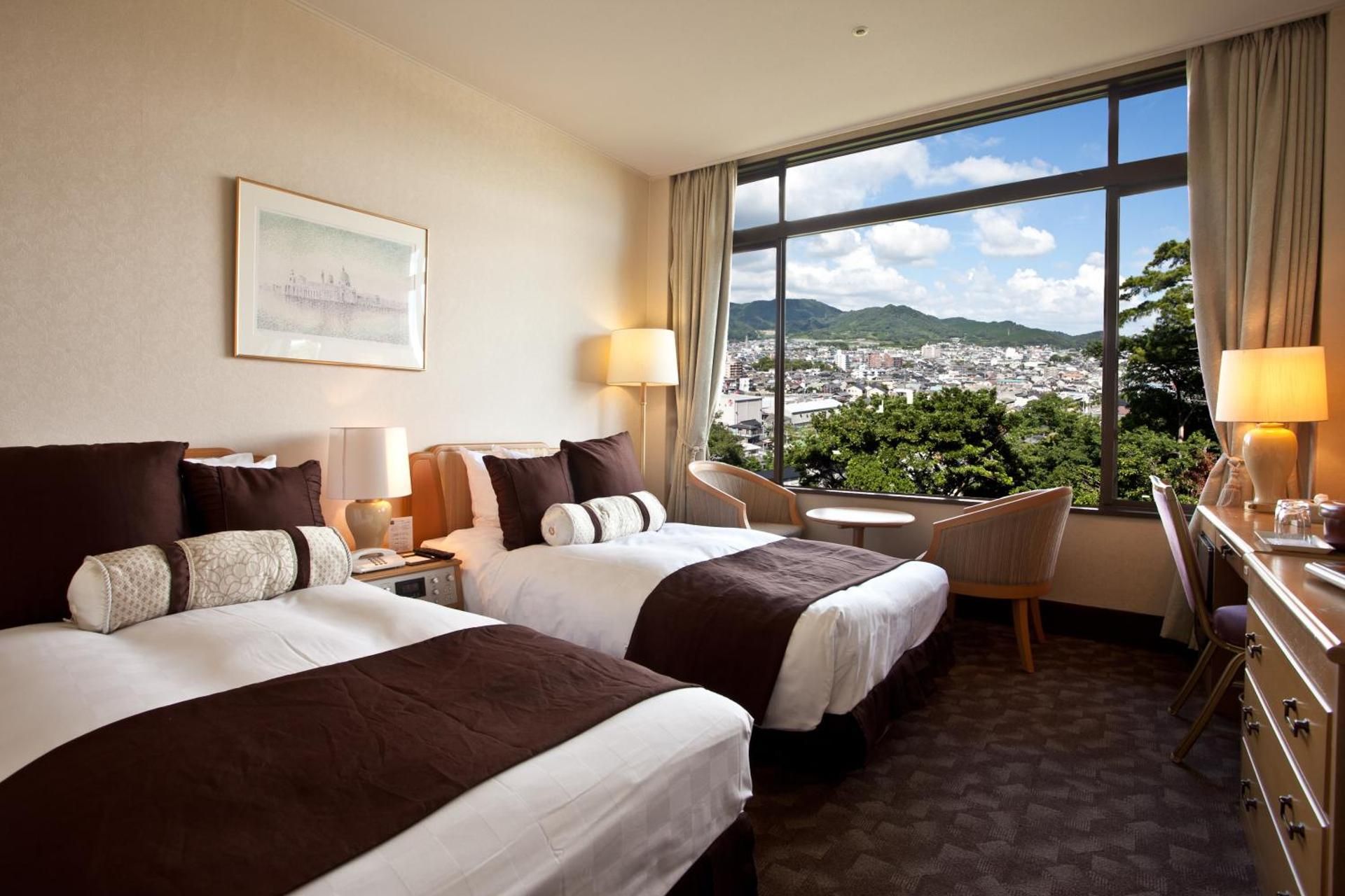 Twin Room with Mountain View
