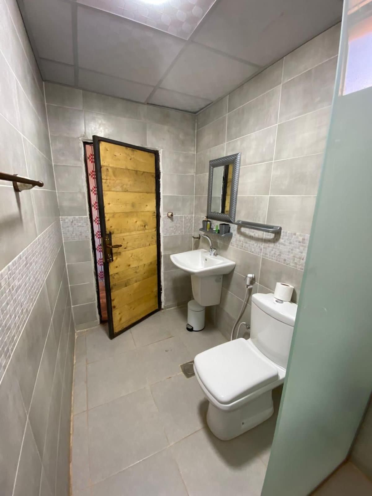 Lowrance luxury camp Triple Room with Mountain View 3