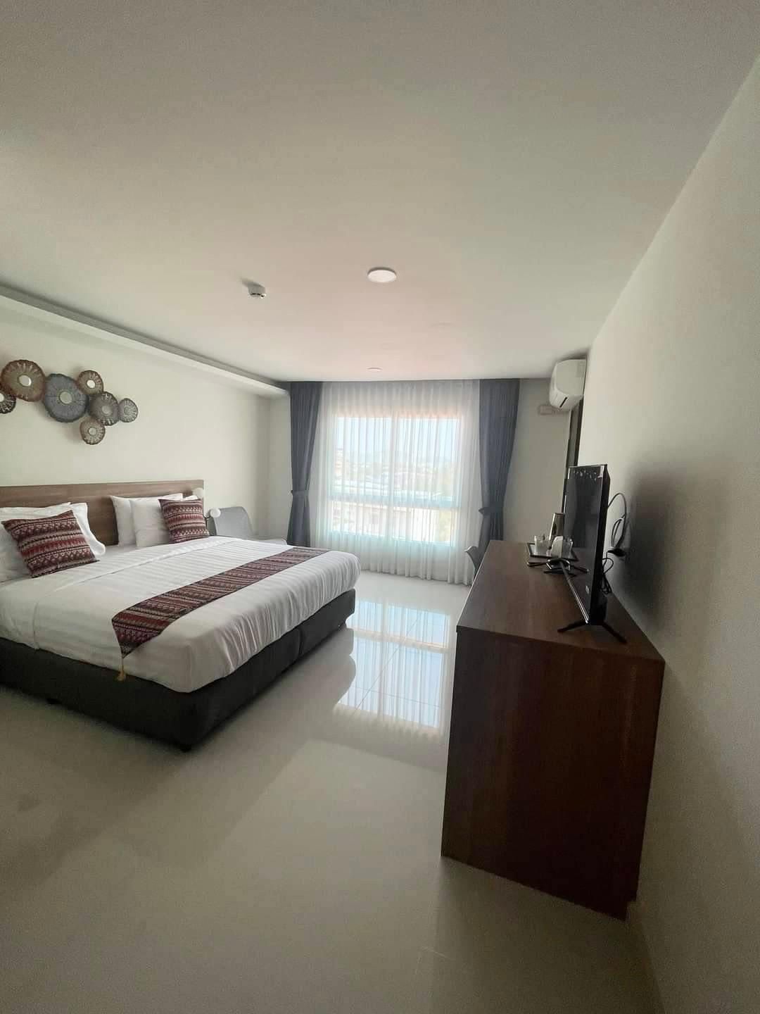 Standard Room - Parking Included