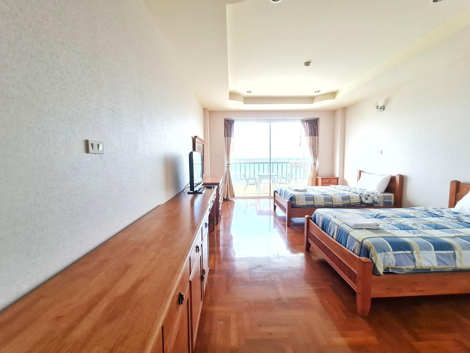 Deluxe Mountain View Twin Room