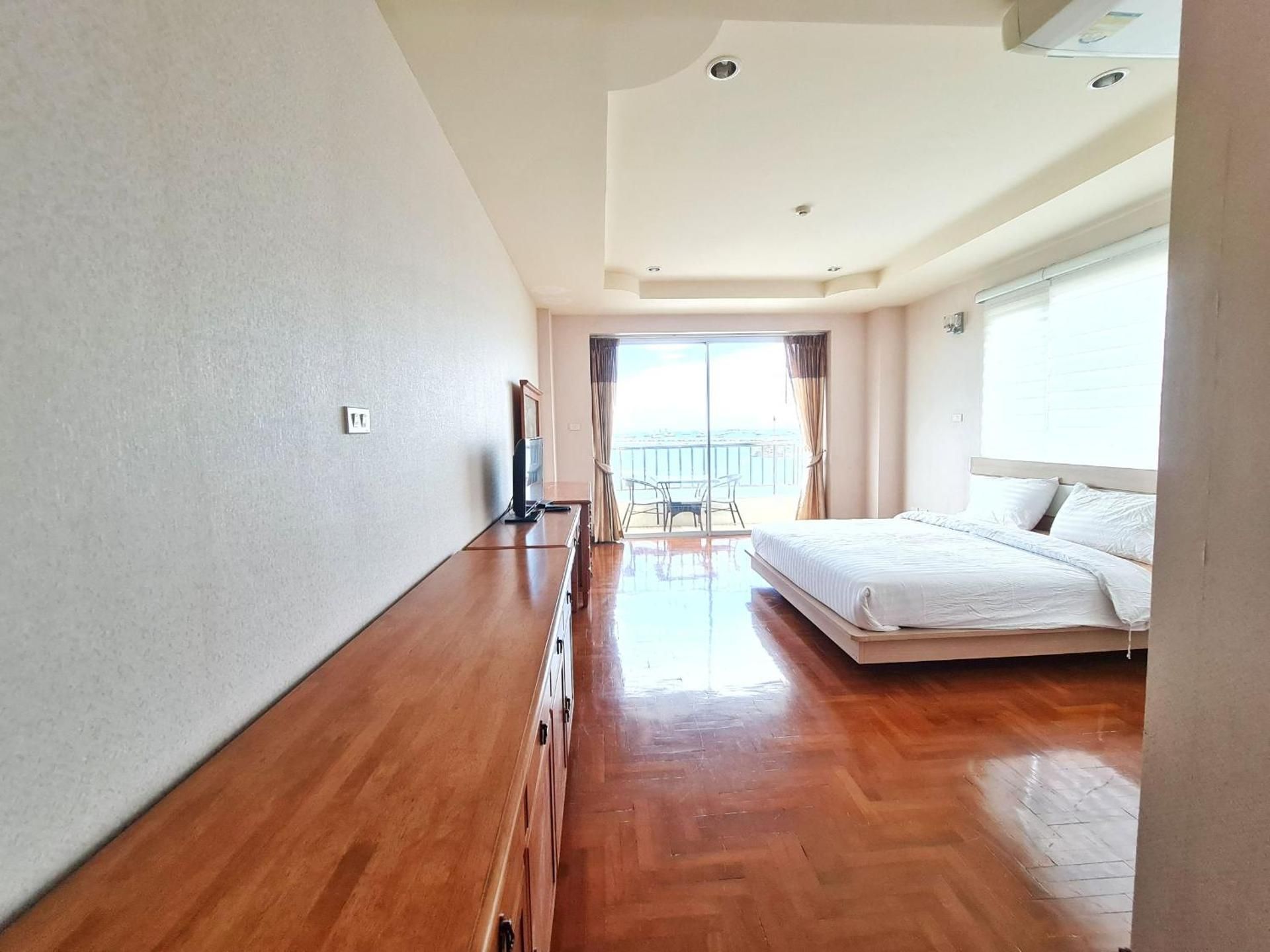 King Suite with Jacuzzi