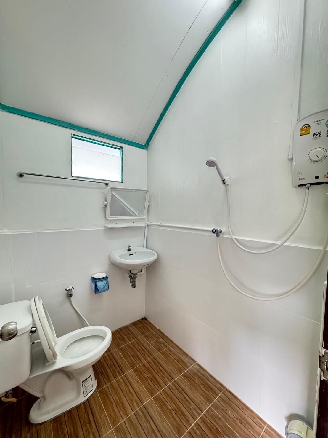 Koh Sichang Rimtalay Resort Standard 3