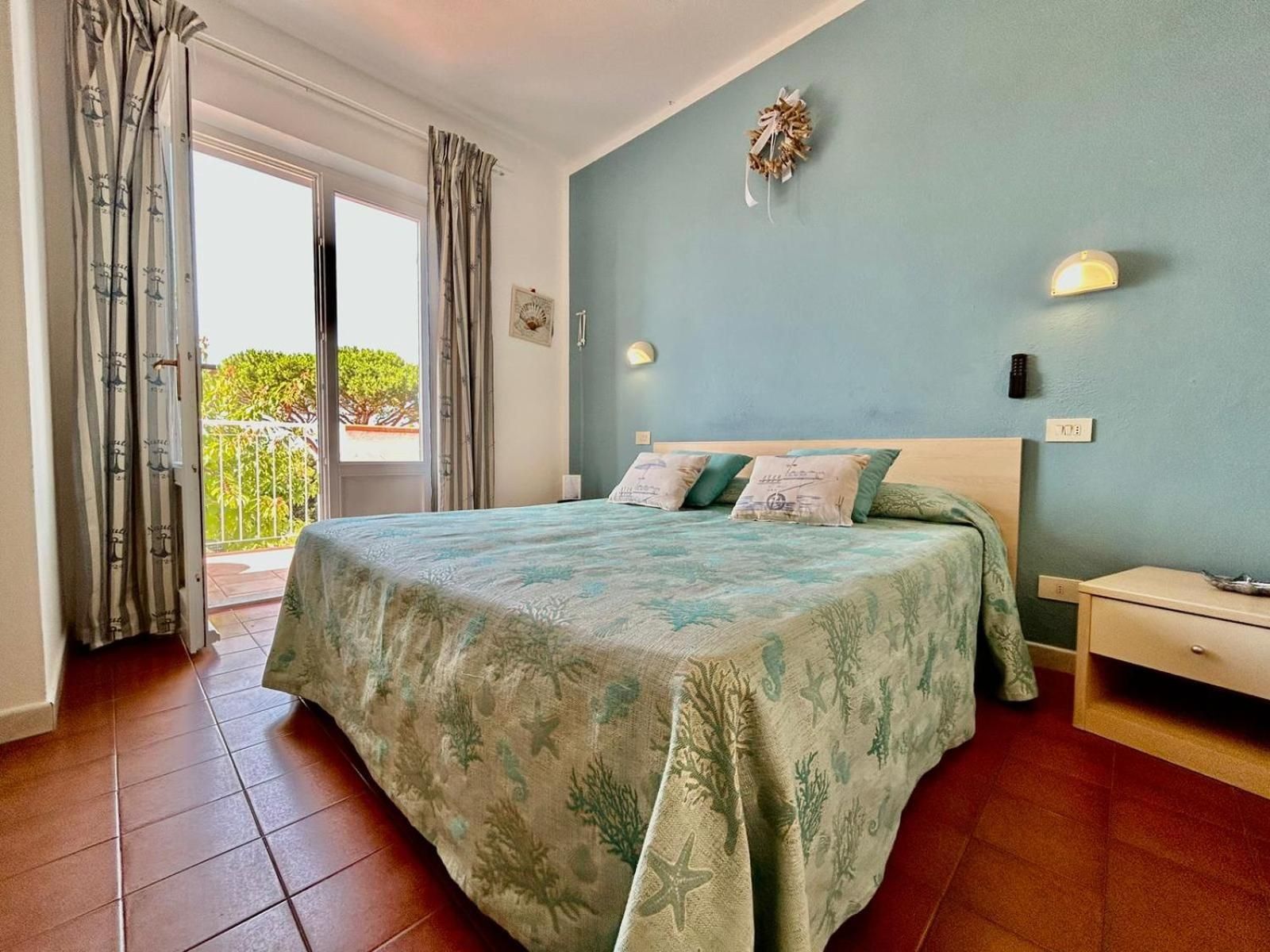 Double Room with Balcony and Sea View