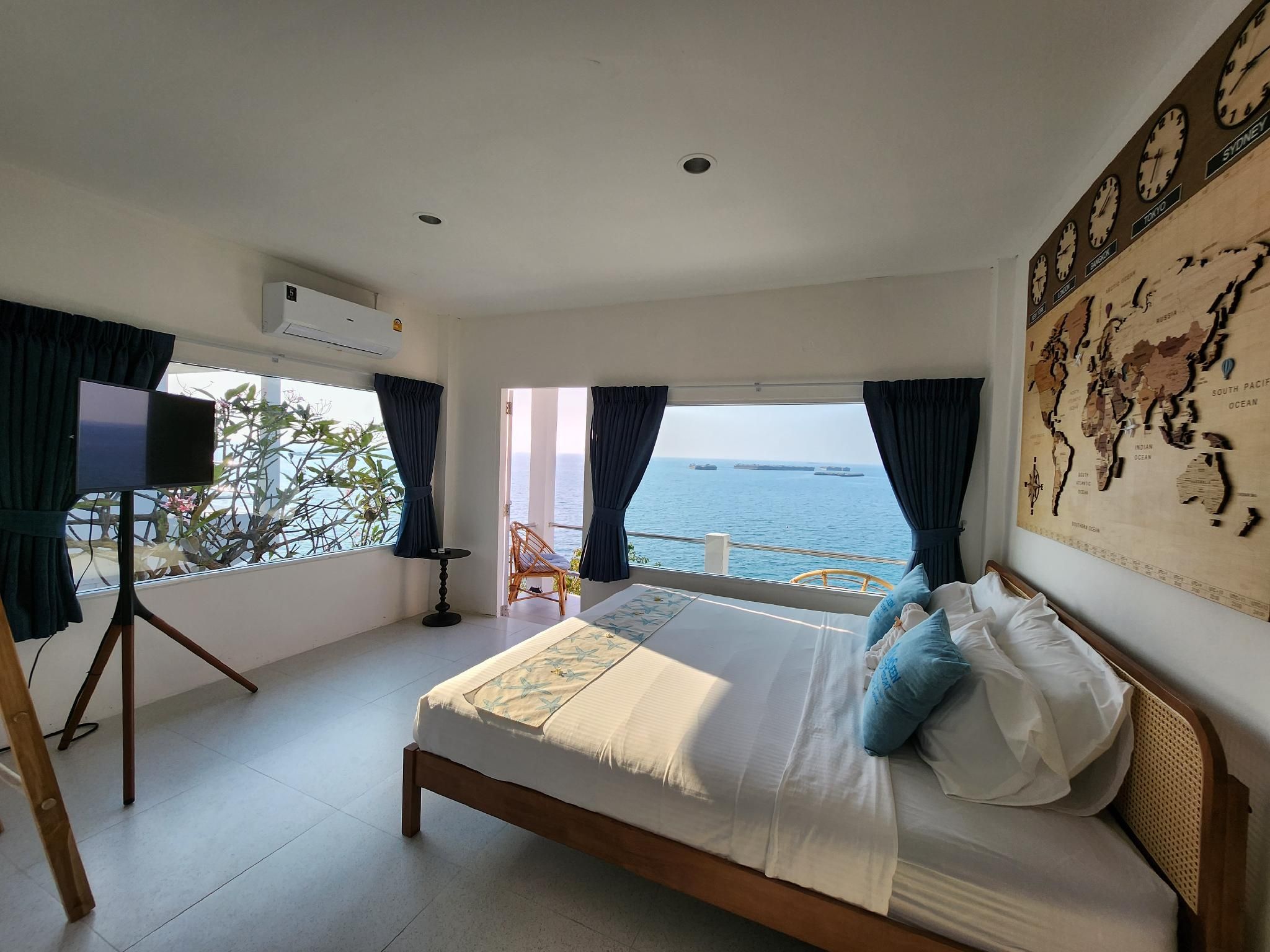 Sea View Queen