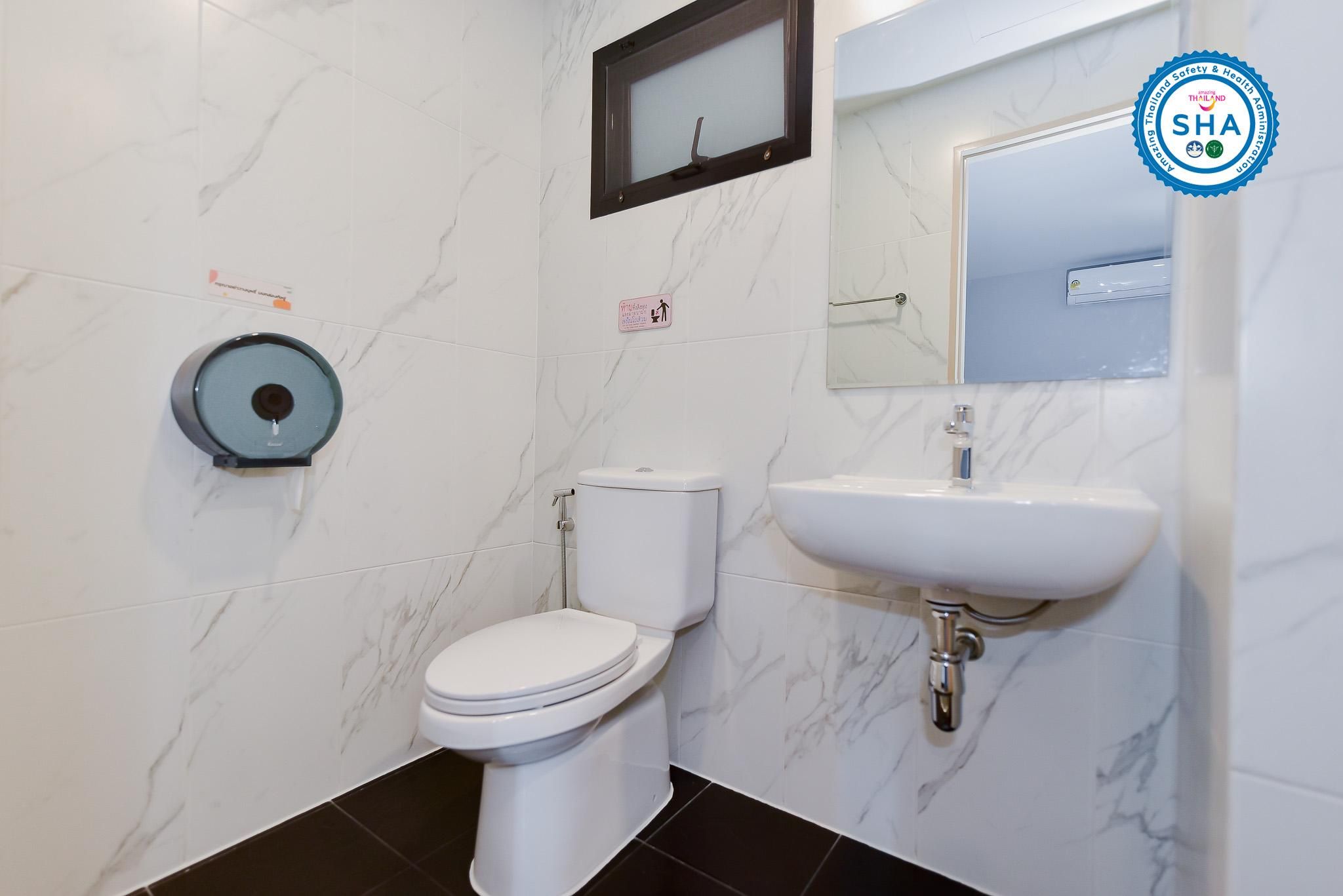 Nunglenkunmai Hotel Triple Room - Parking Included 2