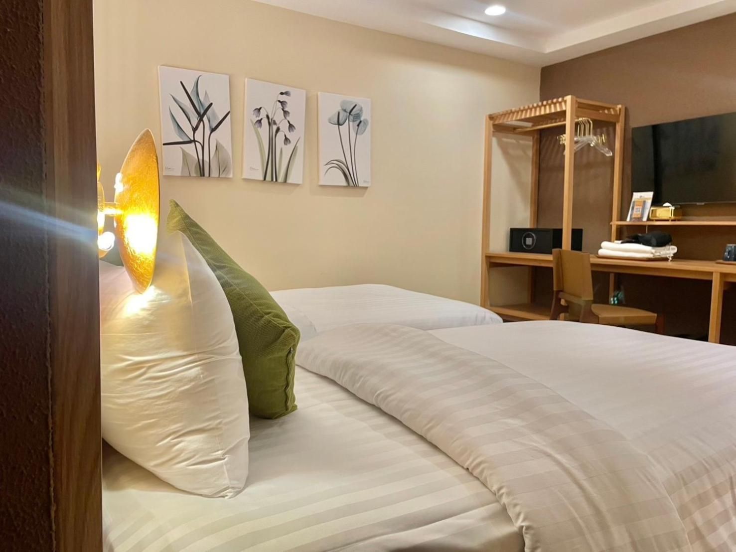 Mybed Chonburi Superior Twin Room 2