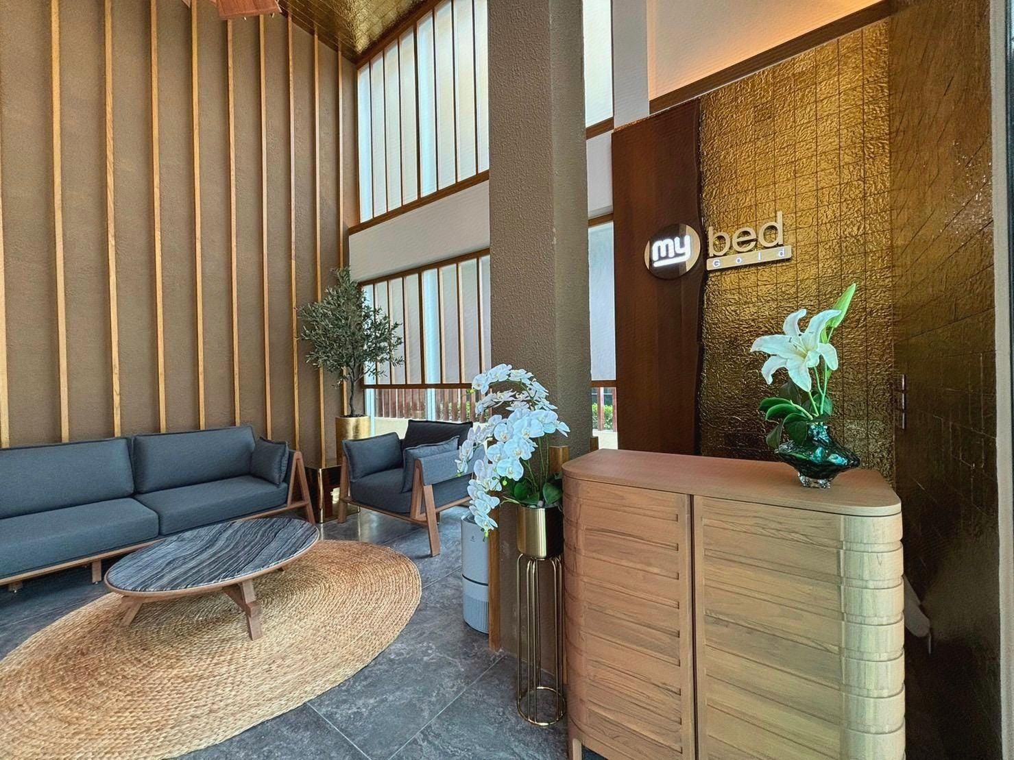 bbf6b005aaea7c41b813ad203cf5409c