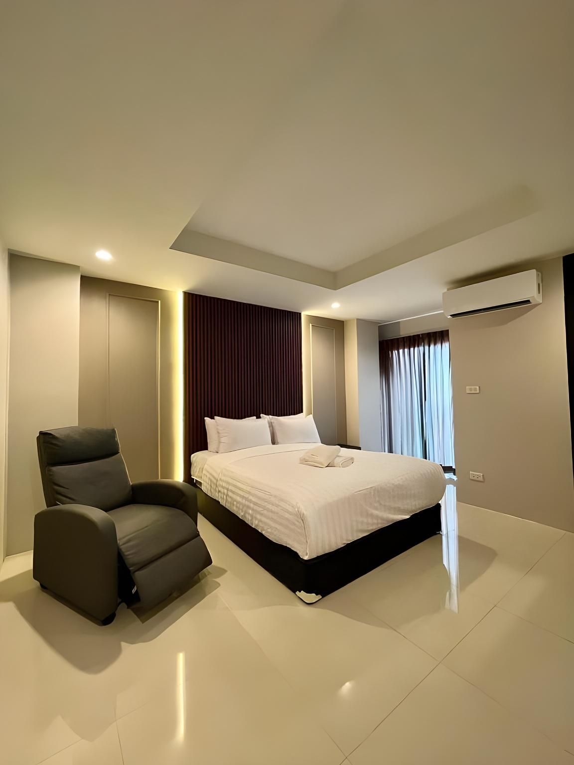 The Bed By Boonjira Premium City View Queen Room 2