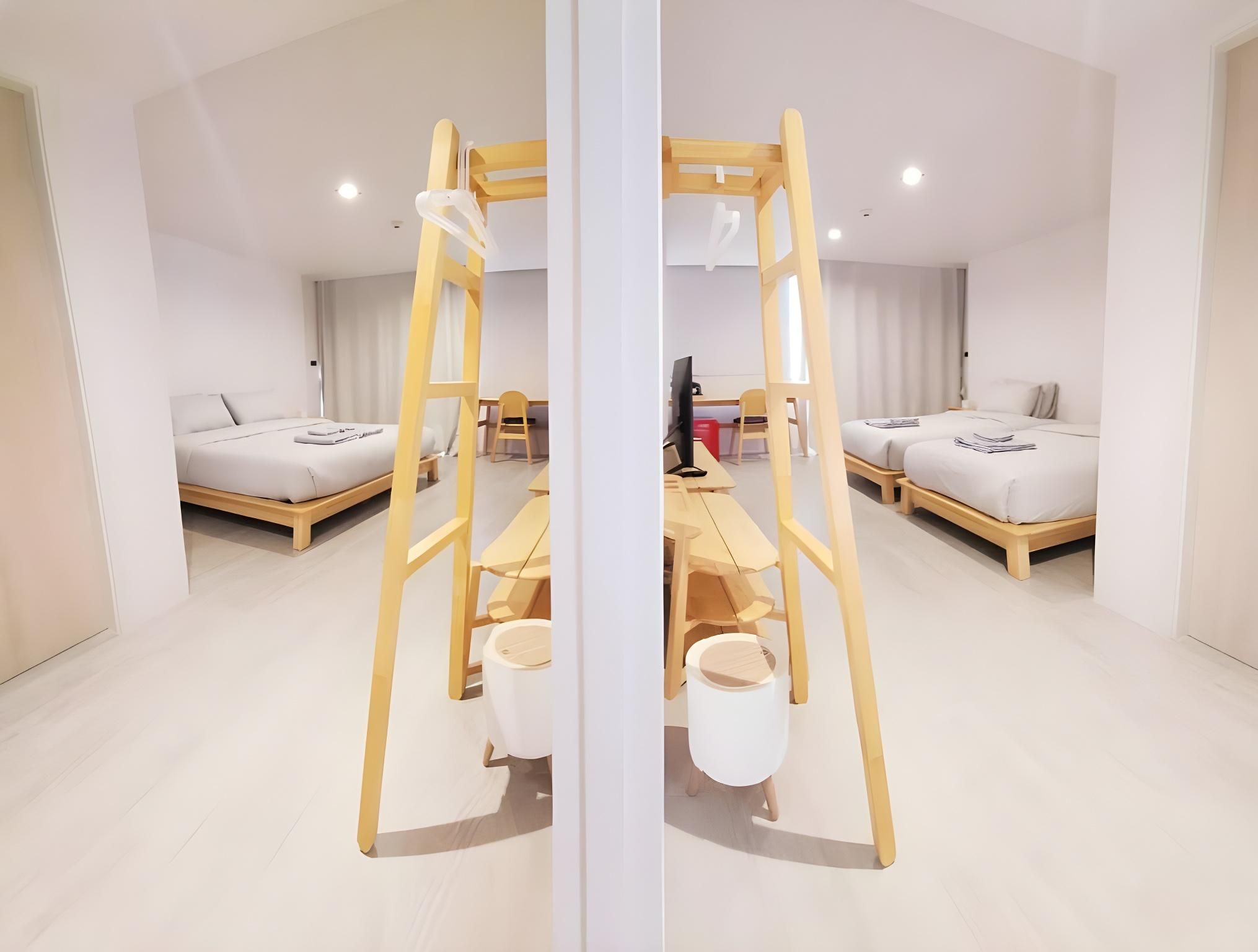 Connecting Rooms with 1 Double Bed and 2 Single Beds