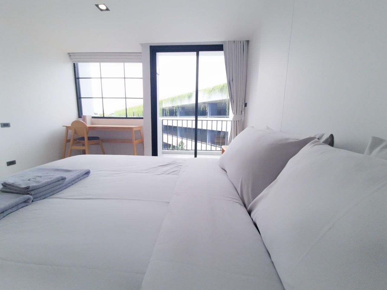 Suite with Kitchenette and Balcony