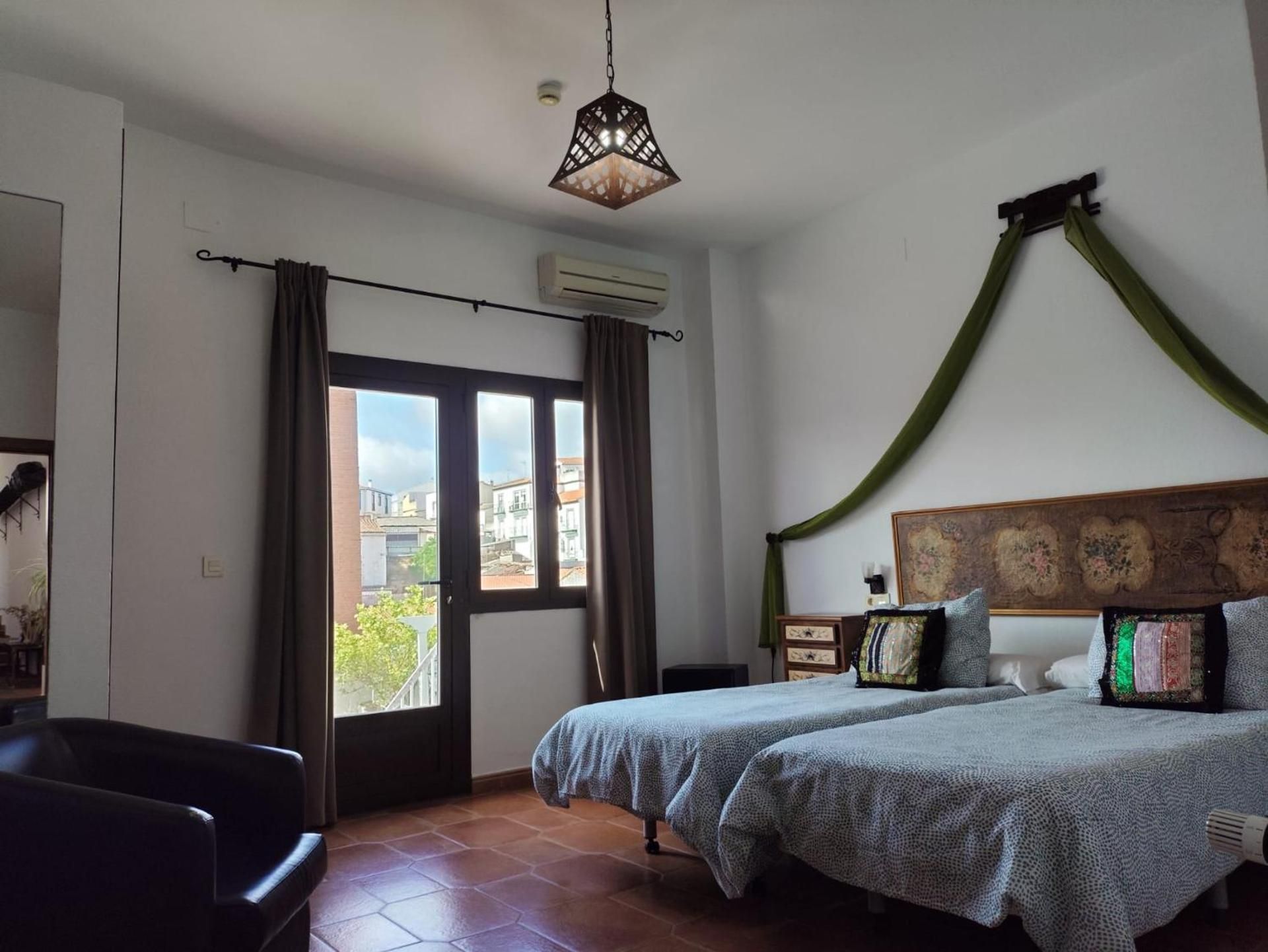 Deluxe Double or Twin Room with Pool Access