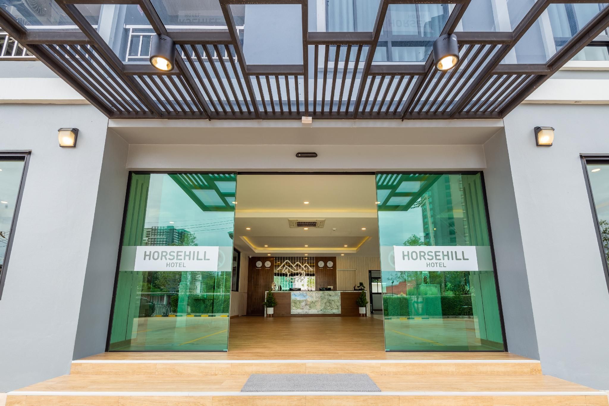 Horsehill Hotel Sriracha - Adult Only