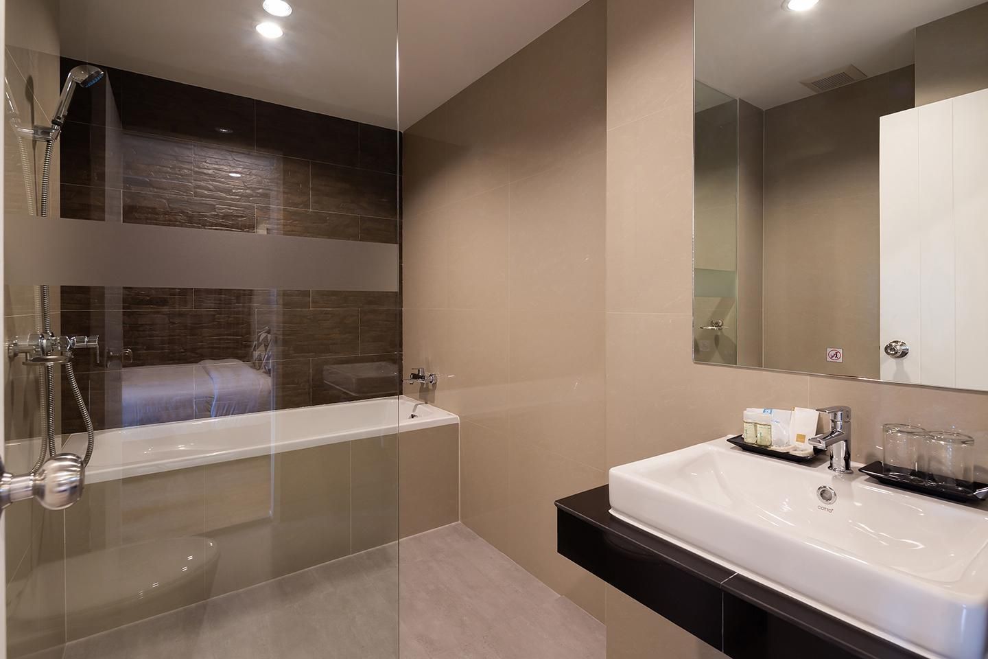 Horsehill Hotel Sriracha - Adult Only Deluxe Mountain View Room with Balcony  2