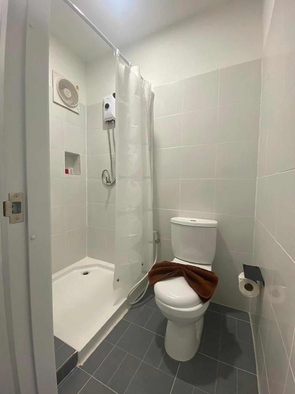 Nomads Homestay Sriracha Studio 2