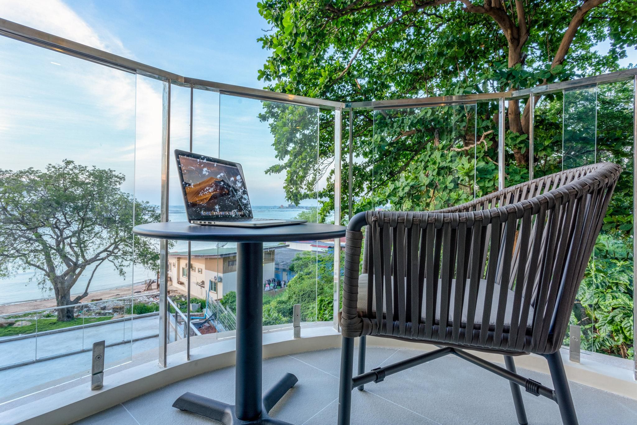 Deluxe Ocean View Twin