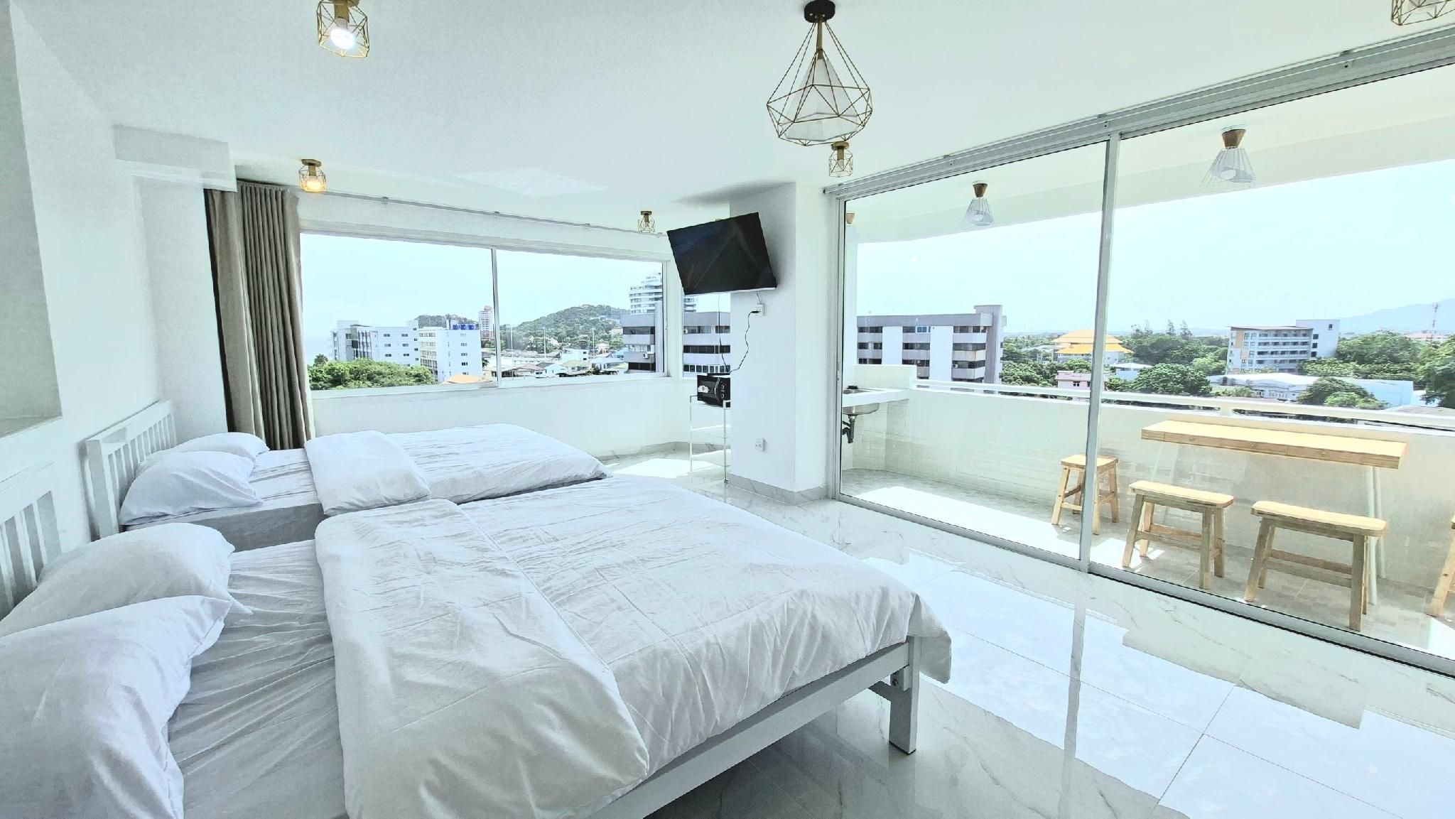 i Sea View Bangsaen Royal Beach