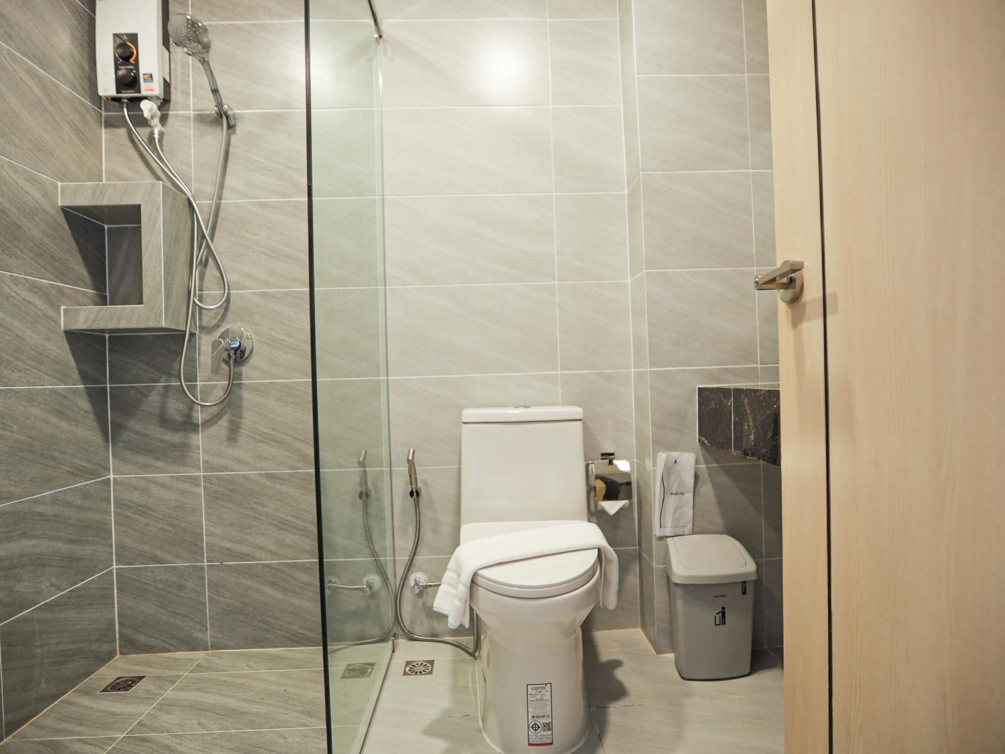 B2 Bang Saen Premier Hotel Deluxe Triple 3