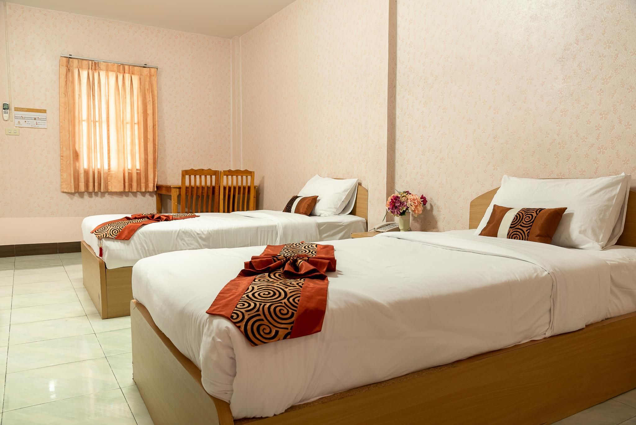 P.N. Gold Resort Standard Twin Bed